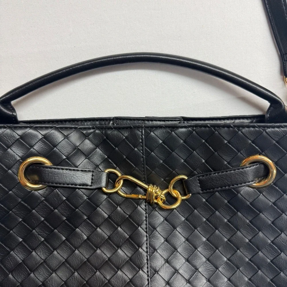 N/A woven faux